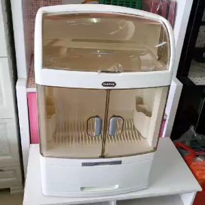 Rak Piring Plastik Tabitha dengan Kaca Bening Transparan [Tabbox]