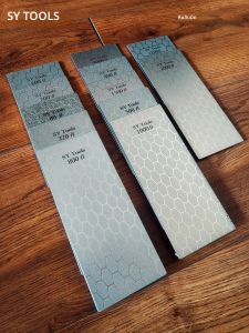 หินลับเพชรชุบด้วยไฟฟ้า 4 ชิ้นพร้อมรูปแบบรังผึ้ง - แผ่นรองโฟมกันลื่น หลายกรวด (80 # -3000 # ) 150x62 มม