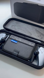 Skull & Co PS Portal Carrying Case Savage Raven for PlayStation Portal