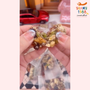 Yummy1988😋พร้อมส่ง💯 ธัญพืชอัดแท่ง 9เซียน 500กรัม เพื่อสุขภาพ ขนม งาดํา งาดำอัดแท่ง ธัญพืช หิมพานต์อัดแท่ง ขนมเพื่อสุขภาพ