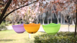 6PCS Space Saving Hanging Flower Pots Plastic Baskets with Chains for Balcony Home and Garden Use