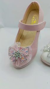 9189 new 2025 รองเท้าคัทชูส้นสูง เด็กหญิง ประดับโบว์เพชร สวยงาม ไซส์ 26-36 มี2สี ขาว ชมพู