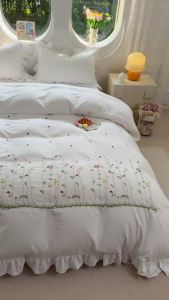 3pcs flowers embroidery Bedding set ruffles Duvet Cover Set (1*Duvet Cover + 2*Pillowcase Without Core)for bedroom guest room