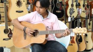 ขนาดของที่นี่: Kenshiro กีต้าร์โปร่ง Solid Spruce ขนาด 41 นิ้ว รุ่น North