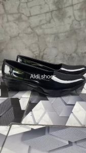 Sepatu hitam wanita kerja kantor guru formal empuk ringan