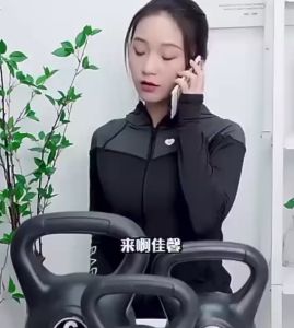 Tạ Bình Vôi 8KGTạ Quay XáchTạ ấm Bê Tông Bọc Nhựa PE Cao Cấp Giúp Cải thiện Sức mạnh và độ bền vượt trội