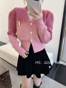 Soft Knitted Sweater Short V-Neck Gradient Color Pink French Style Autumn Winter Womens Fashionable Versatile New Years Wardrobe