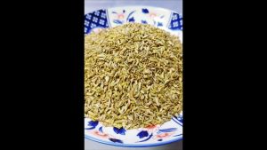 ขายเทียนข้าวเปลือก ผลของ ผักชีลาว หรือ ผักชีเดือนห้า หรือ ผักจี