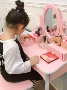Bộ Bàn Trang Điểm Gỗ Cho Bé Gái Chơi Giả Vờ