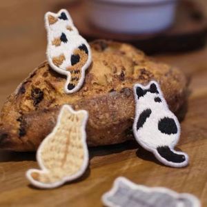 Handmade Embroidery Cat Back Silhouette Pin Material Kit Graduation Gift for Boyfriend Cute Pet Cat Theme Sewing DIY Set