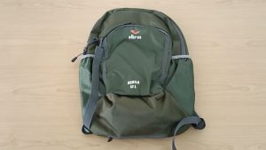 Outvin Tas Punggung Backpack Pria 492TL Free Rain Cover Elbrus Warna : Army Ukuran : 24 cm x 13 cm x 37 cm Bahan : Nylon Sarang Tawon x Cordura
