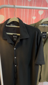เสื้อเชิตแขนสั้นผ้าทวิลพรีเมียม (Short-Sleeve Premium Twill Shirt)