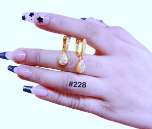 Zihang Jewelry 24K Gold plated high quality zircon stone clip earrings for women E12
