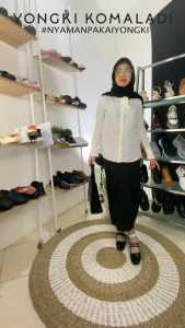 YONGKI KOMALADI KAOS KAKI BASIC MOTIF LOVE KOREAN STYLE SOCK01