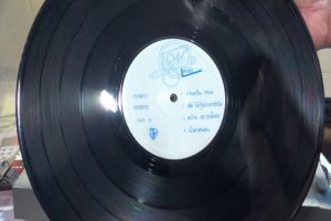 1 แผ่นเสียง 12นิ้ว a84 โดม สมถะ แผ่นVG++ริ้วรอยบาง เสียงรบกวนน้อยนิด ไม่มีรอยลึก แผ่นล้างทำความสะอาดแล้ว ปกแจกทั่วไปมีตำหนิขอบนิดหน่อย ขอบไม่ขาด สันไม่ทะลุ ซื้อใส่รถเข็น ตะกร้าก่อน 2-3 รายการ(ไม่เกิน3แผ่น)รวม ออเดอร์เดียวกัน ประหยัดค่าส่ง ทางร้าน VINY