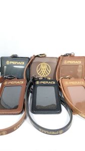 Tempat ID Card Kulit PERADI: Aksesori Profesional untuk Advokat