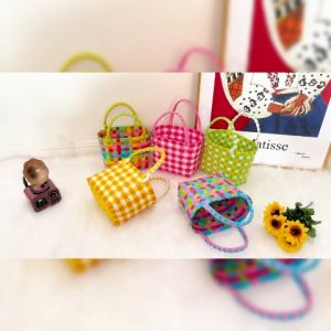 QZshop New Fashion กระเป๋าแฟชั่นจักสาน ดีเทลลายตาราง สีสันสดใสมากเวอร์ ราคาโคตรดี มีให้เลือก 4 สี งานดี งานปัง ใครยังไม่มี รีบมากดกันน๊าาา