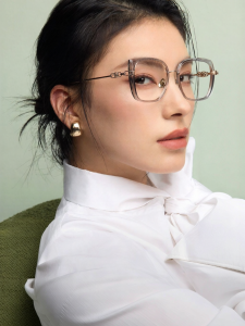 BOLON | Cat Eye Bare Face Commuter Eyeglass Frame Blue Light Protection