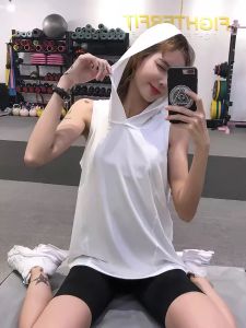 เสื้อกั๊กโยคะแบบมีฮู้ดสำหรับผู้หญิง แขนกุด หลวม แห้งเร็ว ระบายอากาศได้ดี เสื้อยืดบาง ออกกำลังกาย Pilates ชุดกีฬา