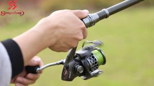 Sougayilang Gulungan Pancing Reel Pancing Kecepatan Tinggi Rasio Roda Gigi 5.5: 1 Ringan Aluminium Ultra Halus 13 + 1 Roda Reel Pancing Berputar