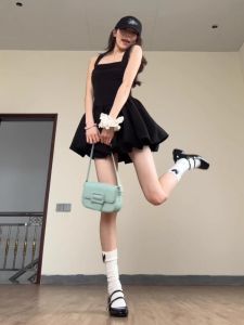 Váy Mùa Hè Không Tay Màu Đen Thanh Lịch Cho Nữ Váy Ngắn Xếp Ly Cạp Cao Dáng Chữ A Cổ Vuông Chất Liệu Cotton Pha Trộn