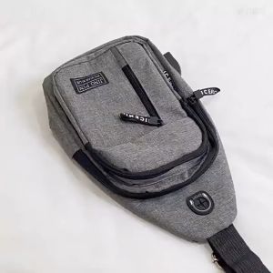 Túi nam đeo chéo 3 ngăn vải Canvas chống trầy xước có lỗ tai nghe thích hợp đi học đi chơi phong cách Hàn Quốc L4 T241