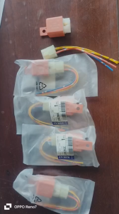 Rờ le nháy rờ le chớp xi nhan loại 4 chân kèm rắc cắm nguồn 12 vôn. hàng tốt