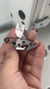 Chân vịt KT141 cao thấp trước và sau giúp may chéo và chất liệu siêu dày lắp máy 1 kim công nghiệp (GIÁ 1 CÁI)