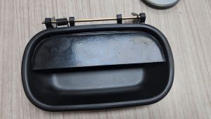 J07S04 DOOR OUTER HANDLE ISUZU NKR NQR NPR66 HICOM ( STEEL HANDLE )