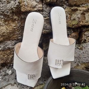 Sandal Teplek Slop untuk Acara Santai