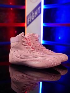 ชายและหญิงต่อสู้ซานดาแข่งขันต่อสู้ในร่มการฝึกออกกำลังกายผู้ใหญ่และเด็กรองเท้าชกมวยหุ้มข้อสูง