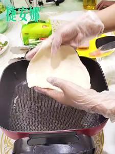 Durable Food-Grade Disposable Gloves for Catering Kitchen Cleaning and Baking