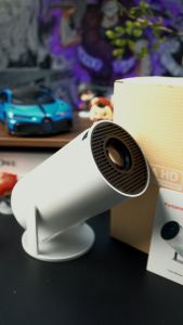 Smart projector mini portable built-in game handle and game system suitable for home bedroom living room 4k hd projector