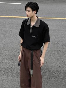 เสื้อโปโลคอปกเปิดมีซิปชายฤดูร้อน แขนยาวครึ่งตัว สไตล์อเมริกันย้อนยุค เสื้อแขนสั้นแฟชั่นสำหรับผู้ชาย