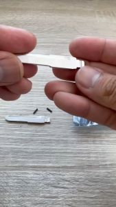 ก้านกุญแจพับ ดอกกุญแจพับ ก้านแบบสลักยึด เป็นก้านกุญแจสำหรับรถยนต์ ซูซูกิ ใส่ได้กับรีโมทกุญแจพับ Suzuki 1 แถม 1