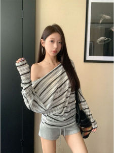 เสื้อยืดแขนยาวลายทางสไตล์ฤดูใบไม้ร่วงและฤดูหนาวสำหรับผู้หญิง ดีไซน์กระชับเอว บาง ป้องกันแสงแดด ปกเสื้อคลุม คอกลม แขนยาว ปกโปโล แฟชั่นลำลอง