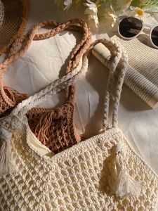 Model Korea berongga anyaman tas pantai liburan liburan tas bahu tas bahu genggam jaring ikan berkapasitas besar tas belanja