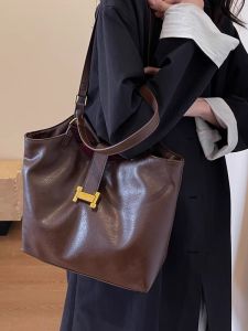 Retro Commuter Large Tote Bag Womens 2025 New High-End Vintage Underarm Crossbody Bag Large Capacity Nylon Lining Casual Style