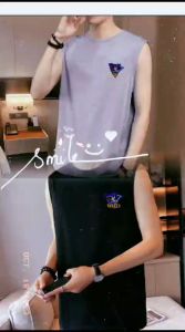 Baju Kaos Singlet Tanpa Lengan: Pilihan Nyaman & Unik\\n\\n Baju Kaos Singlet: Definisi & Keunggulan\\n\\nBaju kaos singlet tanpa lengan atau tank top adalah pakaian santai yang cocok untuk sehari-hari dan aktivitas outdoor. Kelebihan baju kaos singlet tanpa lengan adalah memberikan kenyamanan maksimal saat dipakai karena tidak terlalu panas dan ringan.\\n\\nKelebihan Baju Kaos Singlet Tanpa Lengan:\\n\\n- Tidak terlalu panas saat dipakai\\n- Ringan dan mudah dibawa\\n- Cocok untuk berbagai jenis aktivitas\\n\\nBaju kaos nyaman untuk sehari-hari juga dapat menjadi pilihan yang tepat bagi Anda yang ingin tampil santai namun tetap elegan. Dengan bahan berkualitas tinggi, baju kaos singlet tanpa lengan akan memberikan kenyamanan maksimal saat dipakai.\\n\\n Baju Kaos Singlet: Pilihan Desain Unik\\n\\nTank top distro santai adalah salah satu pilihan desain unik yang bisa Anda temukan di pasaran. Baju kaos dengan desain unik ini biasanya memiliki gambar atau tulisan yang menarik dan sesuai dengan gaya Anda. Desain unik ini juga bisa menjadi pilihan yang tepat bagi Anda yang ingin tampil beda dan menonjolkan kepribadian Anda.\\n\\n Baju Kaos Singlet: Pilihan untuk Aktivitas Sehari-hari\\n\\nBaju kaos nyaman & tidak terlalu panas adalah pilihan yang tepat bagi Anda yang ingin tampil santai namun tetap nyaman saat melakukan aktivitas sehari-hari. Baju kaos untuk aktivitas outdoor juga bisa menjadi pilihan yang tepat bagi Anda yang suka melakukan kegiatan di luar ruangan seperti hiking, camping, atau olahraga outdoor lainnya.\\n\\nBaju Kaos Nyaman & Tidak Terlalu Panas:\\n\\n- Bahan berkualitas tinggi\\n- Desain sederhana namun elegan\\n- Cocok untuk berbagai jenis aktivitas\\n\\nBaju Kaos untuk Aktivitas Outdoor:\\n\\n- Bahan yang tahan lama\\n- Desain yang cocok untuk berbagai jenis aktivitas outdoor\\n- Tidak mudah kusut dan mudah dicuci\\n\\nDengan berbagai pilihan baju kaos singlet tanpa lengan, Anda bisa menemukan pilihan yang tepat sesuai dengan kebutuhan dan gaya Anda. Jangan ragu untuk mencoba berbagai jenis baju kaos singlet tanpa lengan dan temukan pilihan yang paling cocok untuk Anda!\"