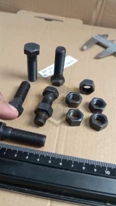 BAUT MUR BAJA M12 X 40 HALF DRAT HALUS KUNCI 17 PANJANG 4CM 4 CM GRADE 8.8 BAUD M12X40 40MM 40 MM PITCH DRAT 1.25 HITAM DIAMETER DRAT 12MM 12X40 12 X 40 SEKRUP SKRUP