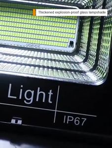 Đèn pha LED Năng Lượng Mặt Trời 200W Với điều khiển từ xa