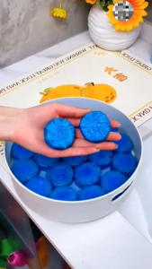 แบรนด์ก้อนดับกลิ่นชักโครก 40 ชิ้น สีน้ำเงิน น้ำสีฟ้า สำหรับถังชักโครก 10 ก้อน/ถุง ช่วยดับกลิ่น กลิ่นหอม ทำความสะอาดง่าย ประหยัด ใช้ได้หลายครั้ง รักษาความสะอาด ห้องน้ำ โถส้วม