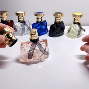 Vỏ rỗng Chai chiết nước hoa 30ml 50ml kiểu Splendida Rose chất liệu cao cấp có nơ vải vòi xịt phun sương