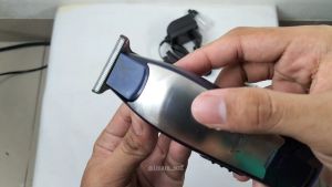 Kemei 5021 Alat cukur Rambut Cordles Electrikc Hair Clipper