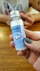 Eelhoe glue for crack denture denture adhesive glue  Temporary Tooth Repair Kit Teeth and Gaps denture adhesive glue Temporary Tooth Repair Teeth Gap Falseteeth Solid Glue DIY Safe Denture Adhesive Tool 30ml