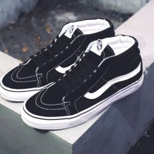 Sepatu Sneakers Vans Sk8 Hi Reissue Black White - Hitam Putih