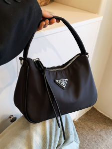 Black Nylon Shoulder Bag Womens Fashionable Pure Color Underarm Crossbody Dumpling Bag Soft Handbag Leisure Zipper Closure