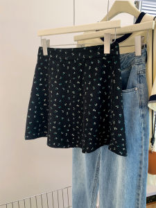 กระโปรงทรงเอเอวสูงลายดอกไม้สีดำสไตล์ฝรั่งเศสสำหรับผู้หญิงในช่วงฤดูร้อนปี 2025 สไตล์ใหม่ กระโปรงสั้นเข้ารูปเอวสูง