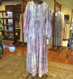 Ataya Dress by Dian Pelangi LIMITED EDITION Baju Maxi Gamis Abaya Kaftan Gaun Outfit Busui Pesta Pernikahan Kondangan Casual Formal Wanita Hijaber Cantik Anggun Modis Modern Elegan Mewah Model Korea Terbaru Motif Batik Abstrak Hand Made Kekinian