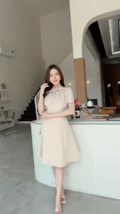 ML482  เดรสคอผูกโบว์ ใส่สวยละมุนสุดๆ  คิ้วสุดๆ ชายกระโปรงปล่อยพริ้วสวย งานผ้าบาร์บี้ มีสายผูกเอว